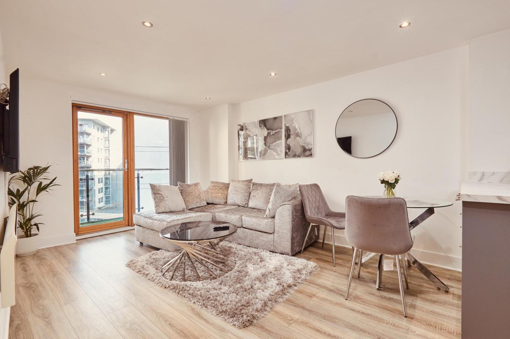 King River Canal View& Free Secure Parking! Leeds (West Yorkshire)