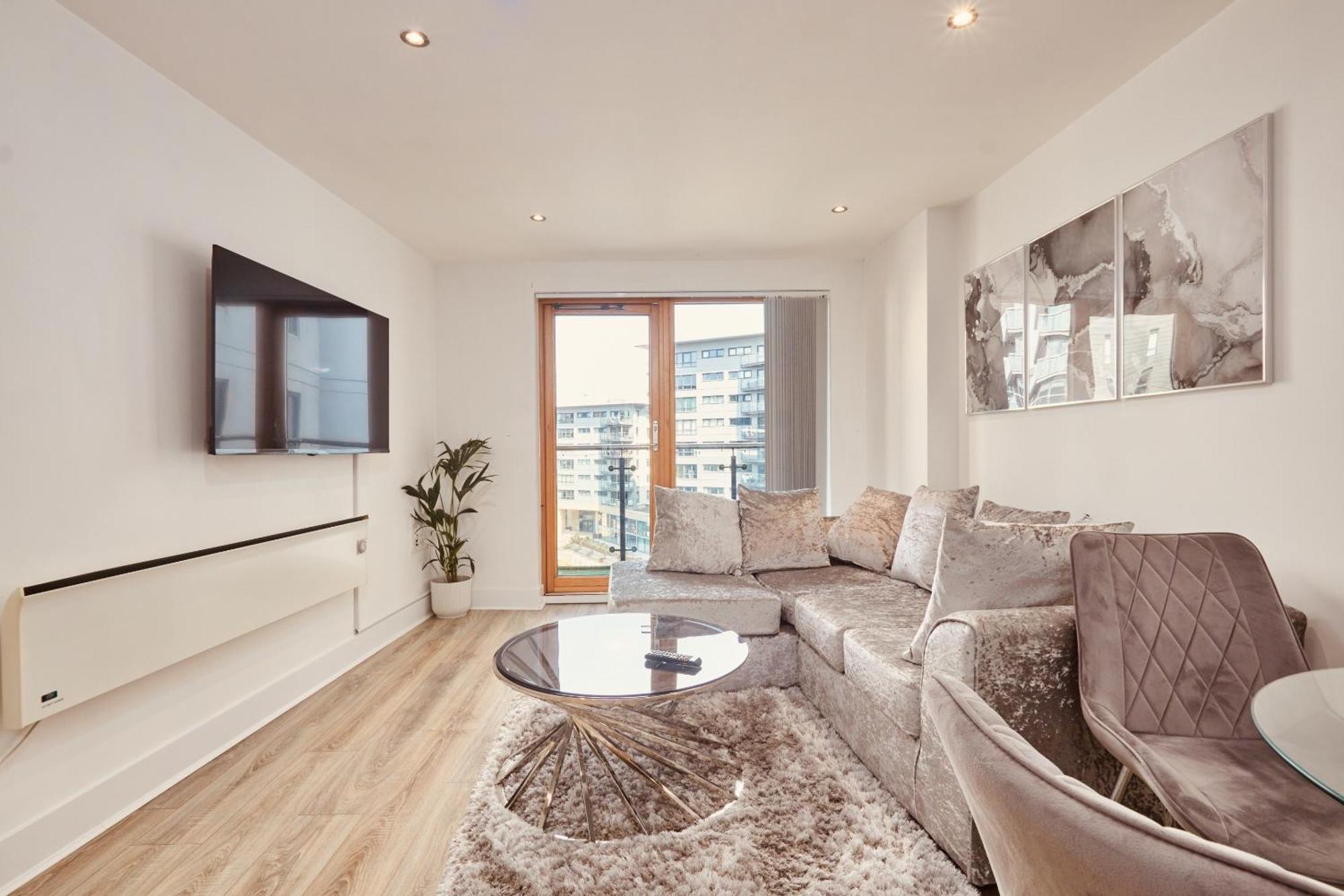 King River Canal View& Free Secure Parking! *