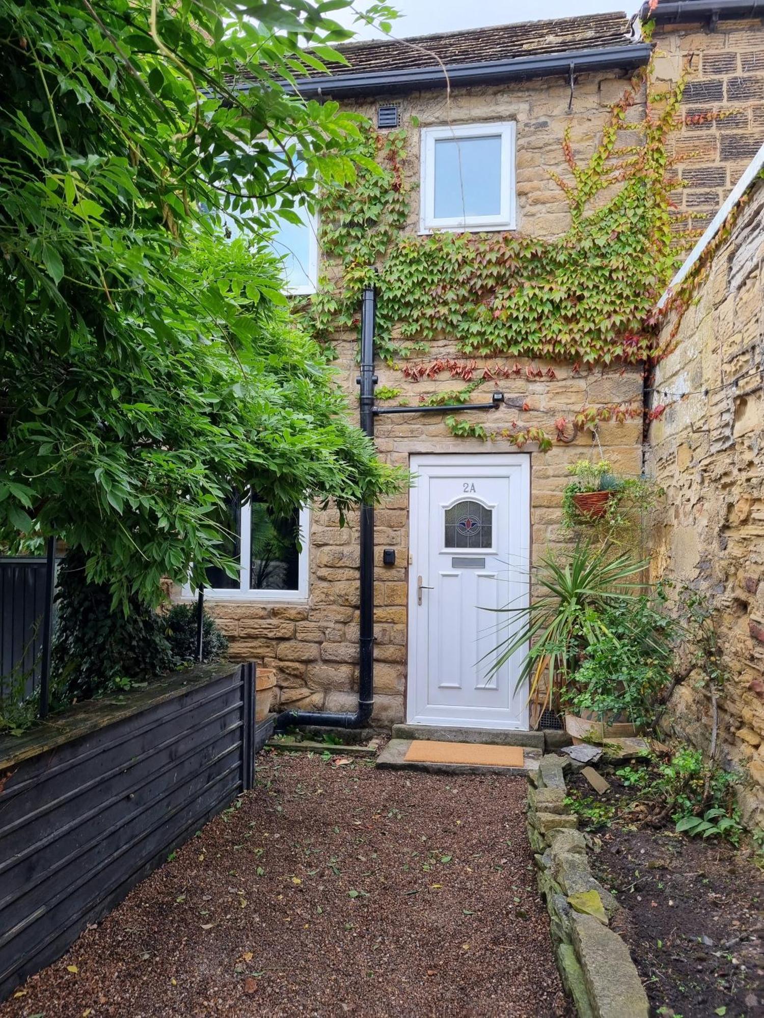 Rose Oulton Leeds Holiday home *