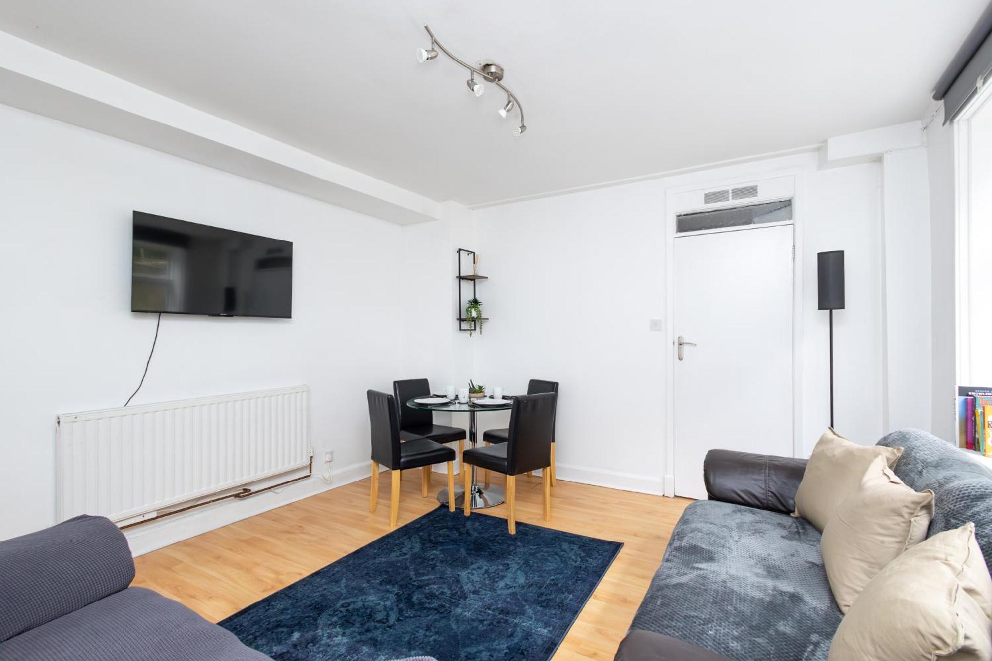 Spacious 3 Bedroom Ground Floor - 10 Mins From Centre * Leeds (West Yorkshire)