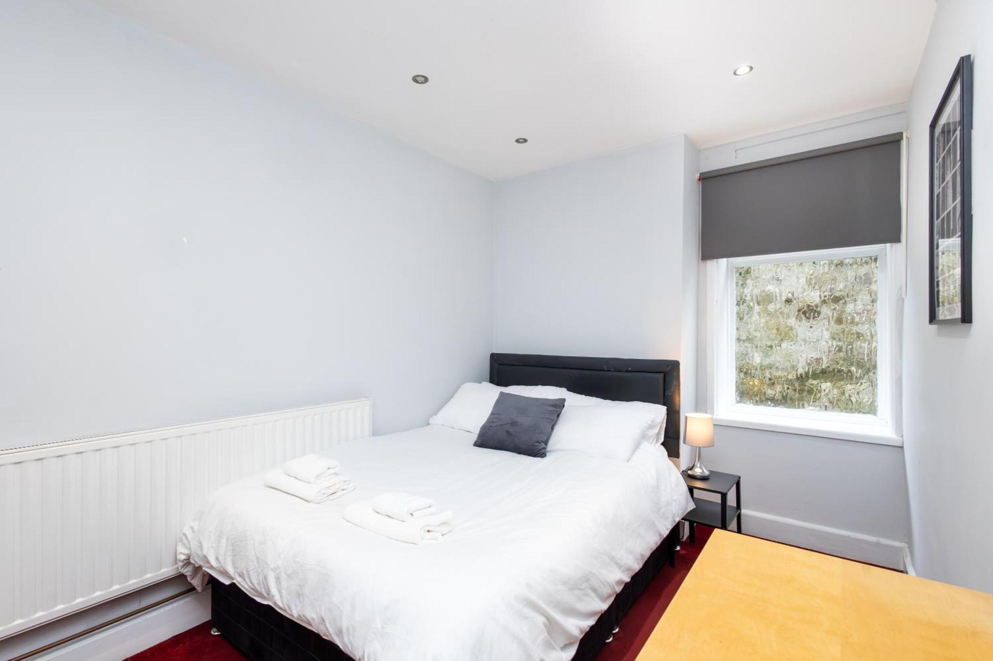 Apartment Spacious 3 Bedroom Ground Floor - 10 Mins From Centre Leeds (West Yorkshire)