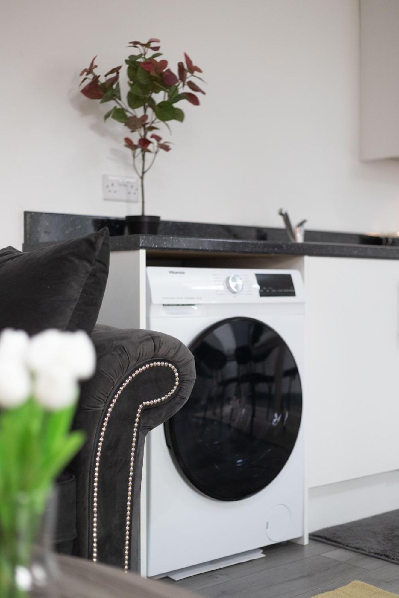 Budget 2-bed House 10mins To Leeds Centre Leeds (West Yorkshire)