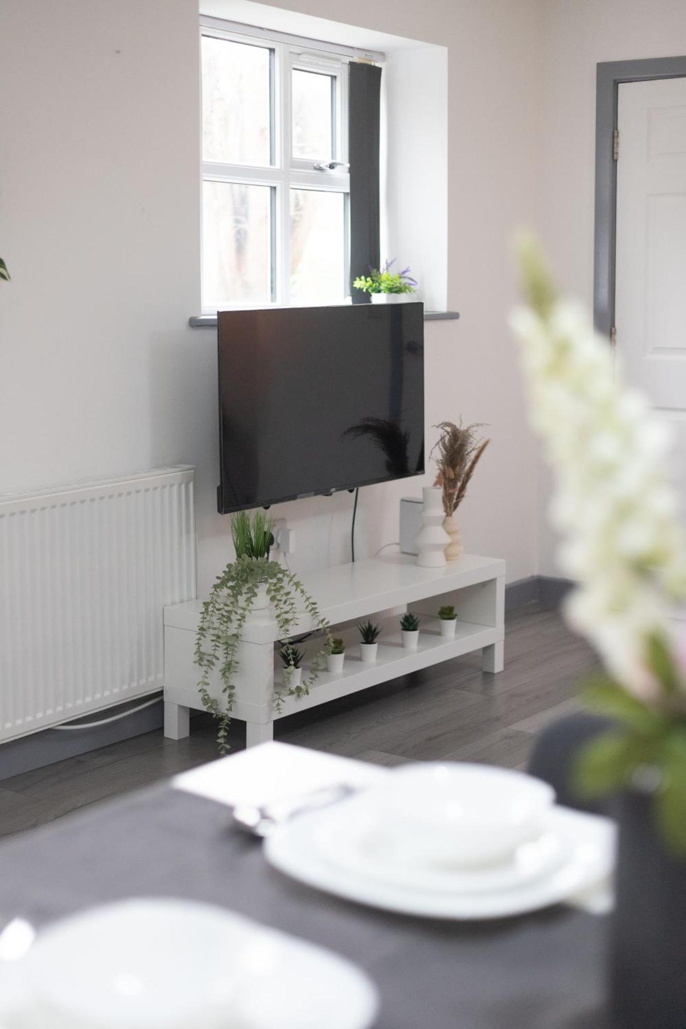 Budget 2-bed House 10mins To Leeds Centre * Leeds (West Yorkshire)