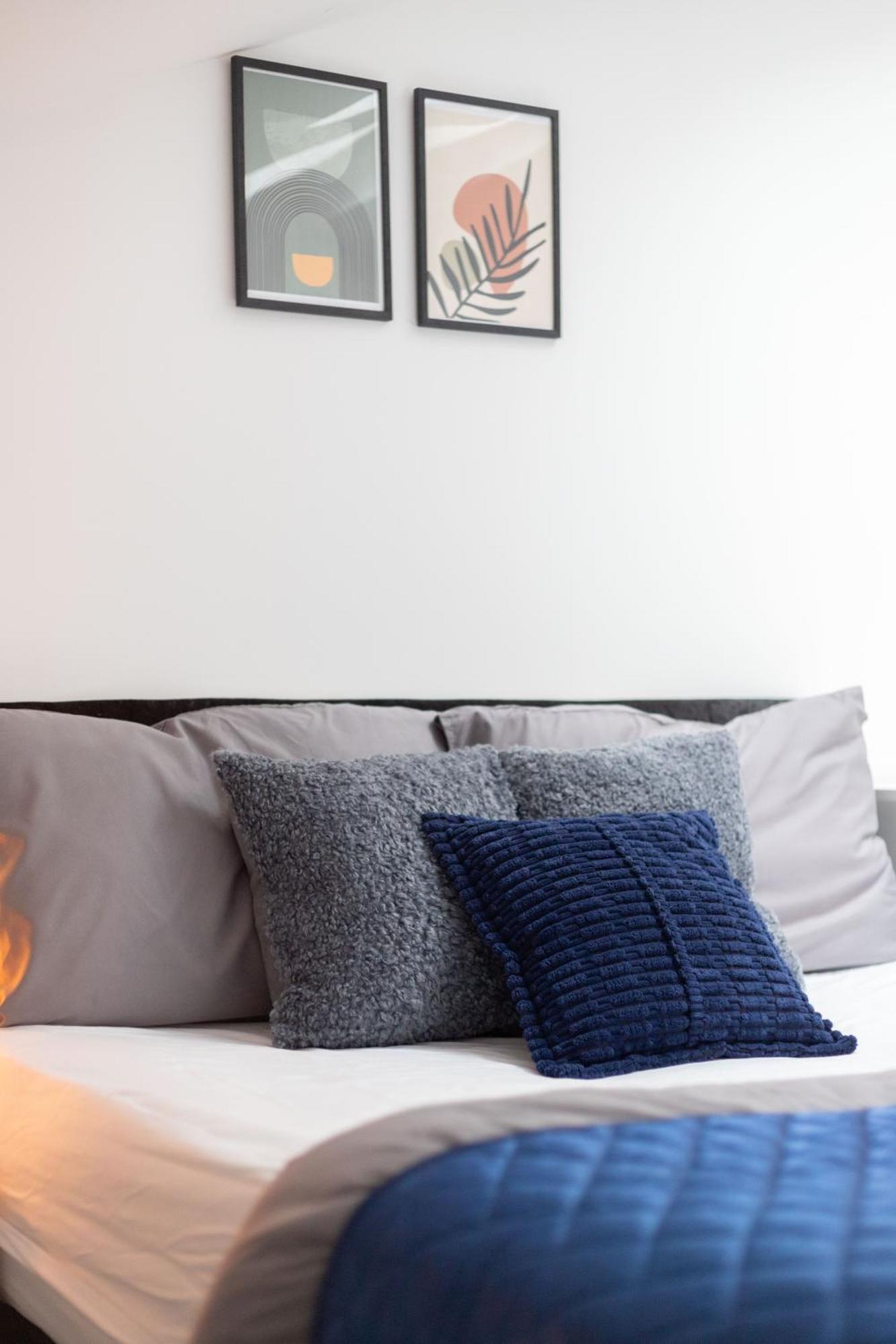 Budget 2-bed House 10mins To Leeds Centre