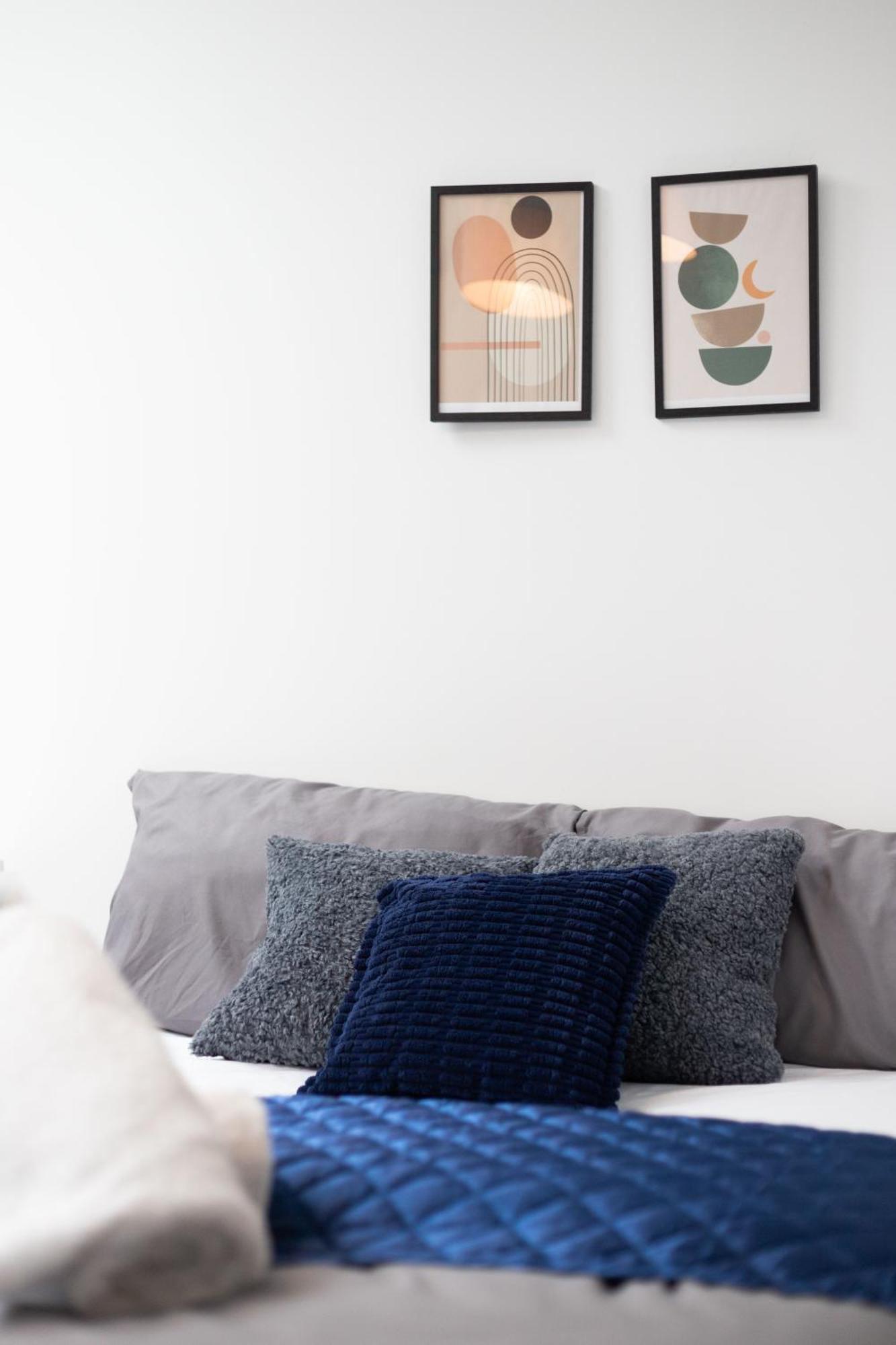 Budget 2-bed House 10mins To Leeds Centre Holiday home *
