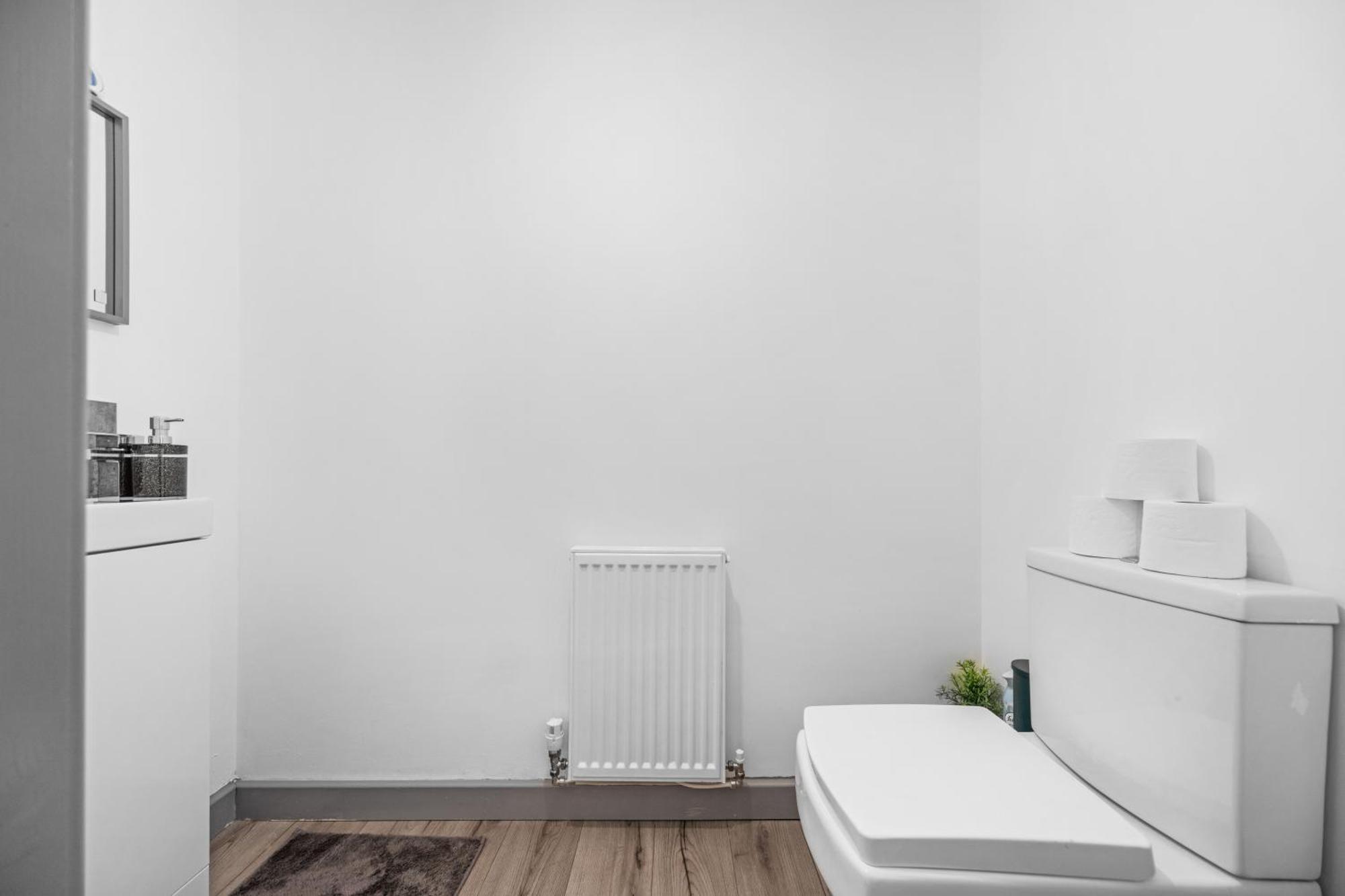 Budget 2-bed House 10mins To Leeds Centre Leeds (West Yorkshire)