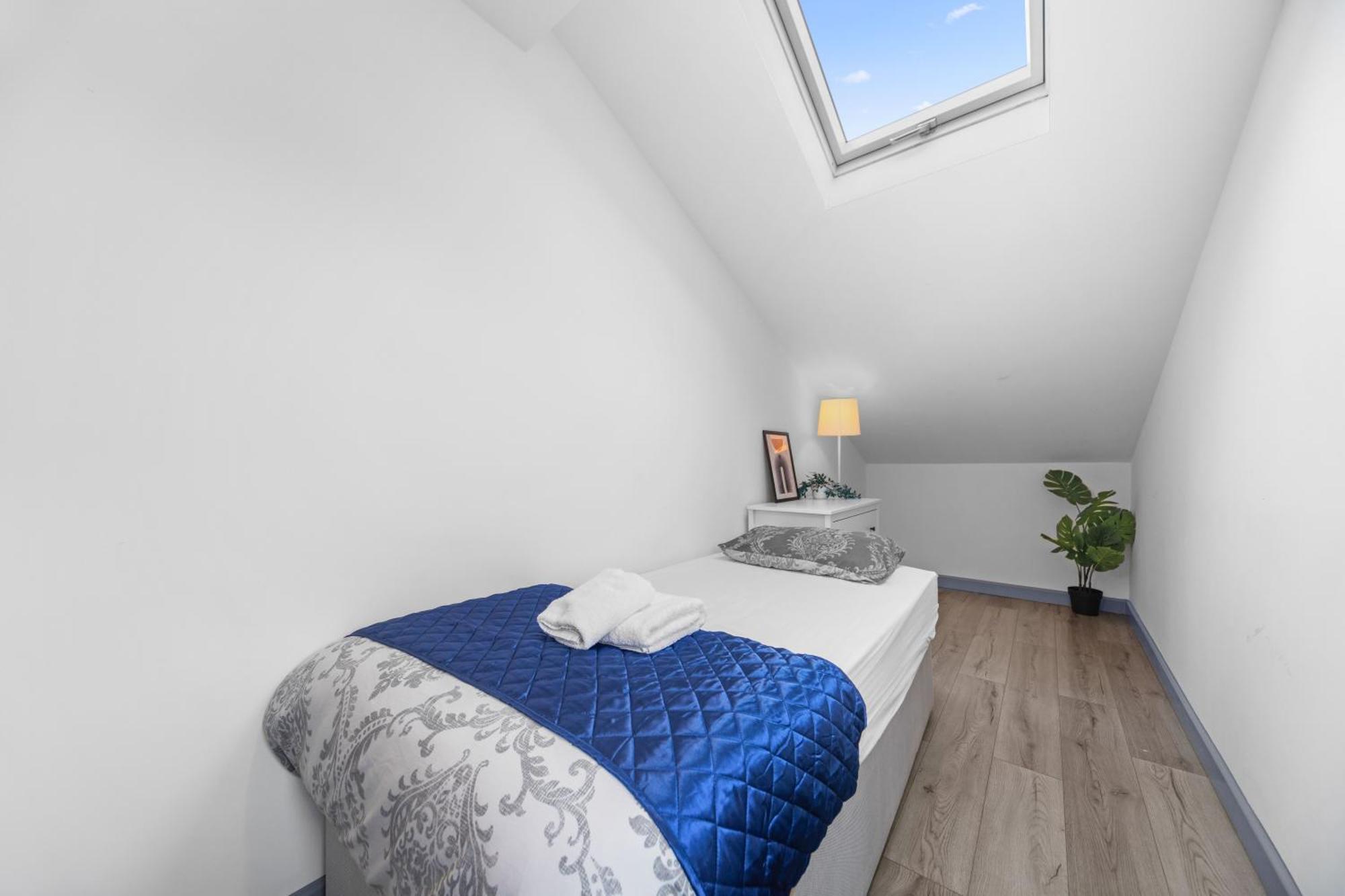 Budget 2-bed House 10mins To Leeds Centre Holiday home