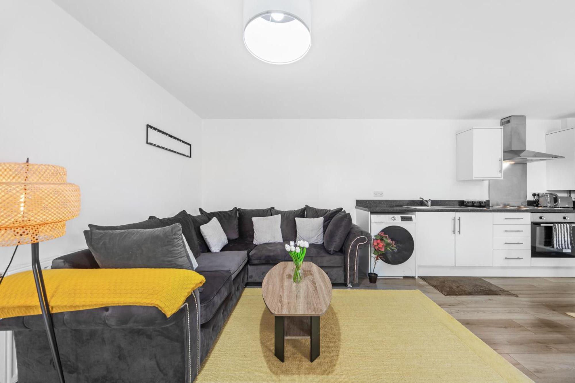Budget 2-bed House 10mins To Leeds Centre Holiday home