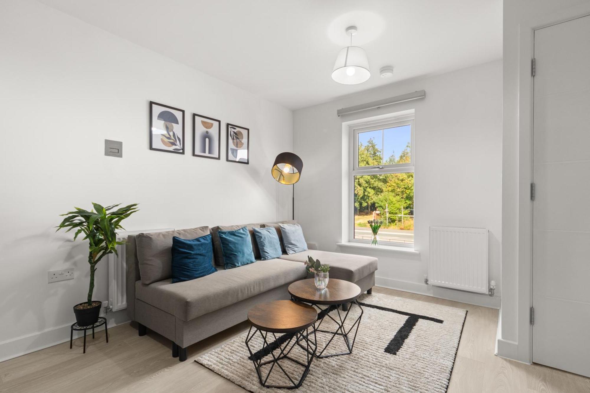 Holiday home Modern 2-bed House 10-min To Leeds Centre *