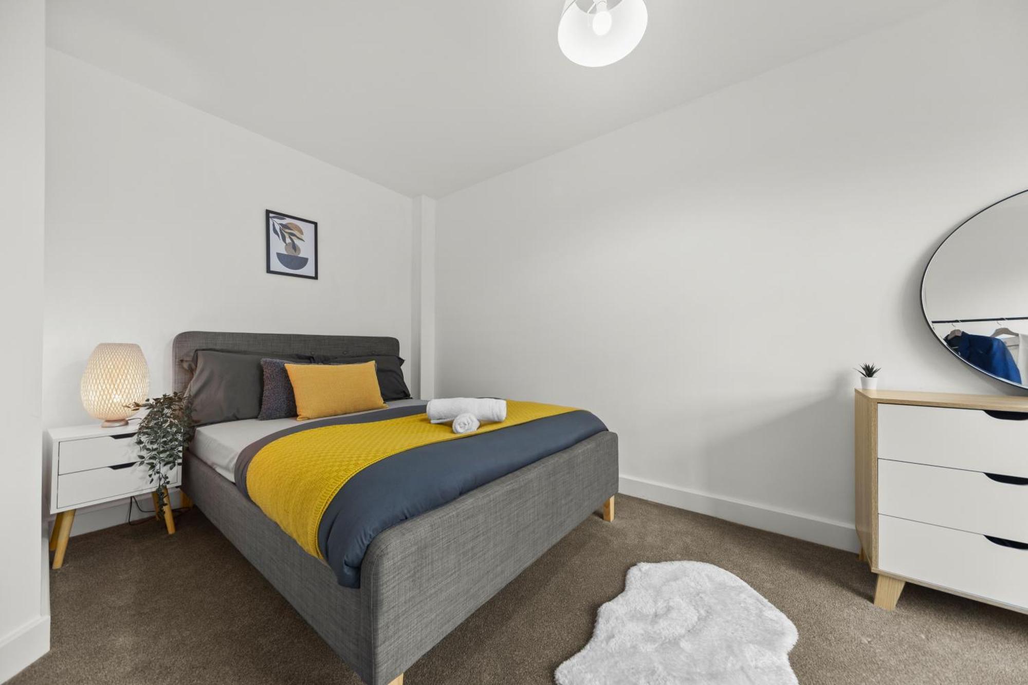 Holiday home Modern 2-bed House 10-min To Leeds Centre *