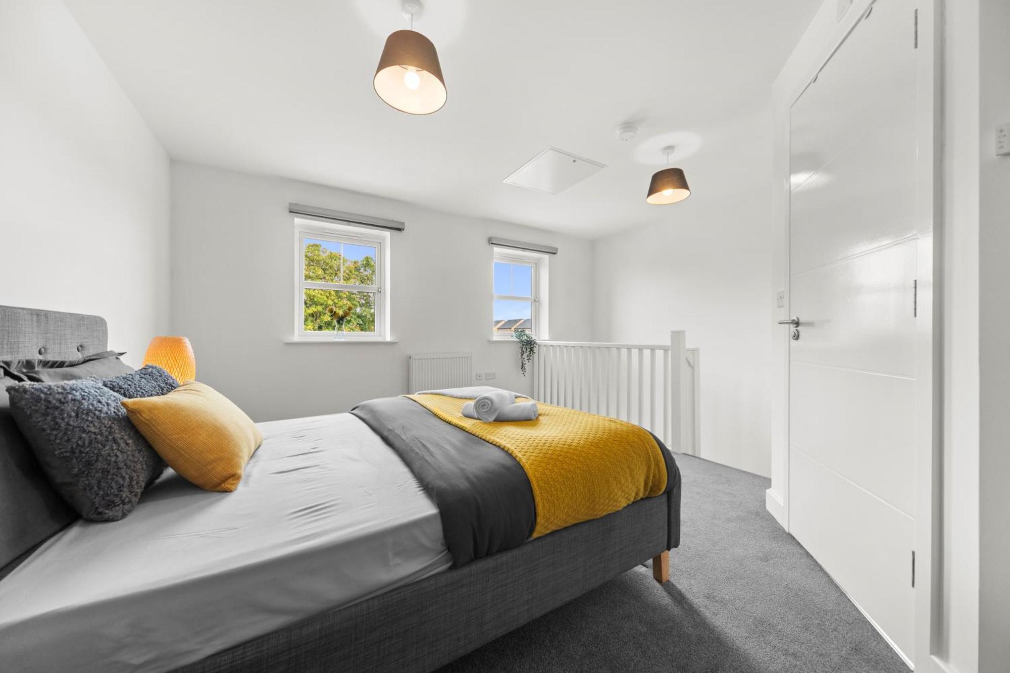 Holiday home Modern 2-bed House 10-min To Leeds Centre