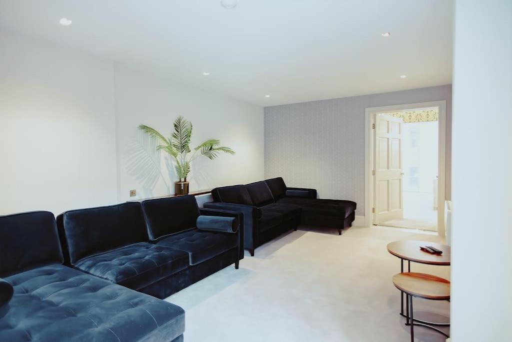 3-story Townhouse - Sleeps 8 Apartment *