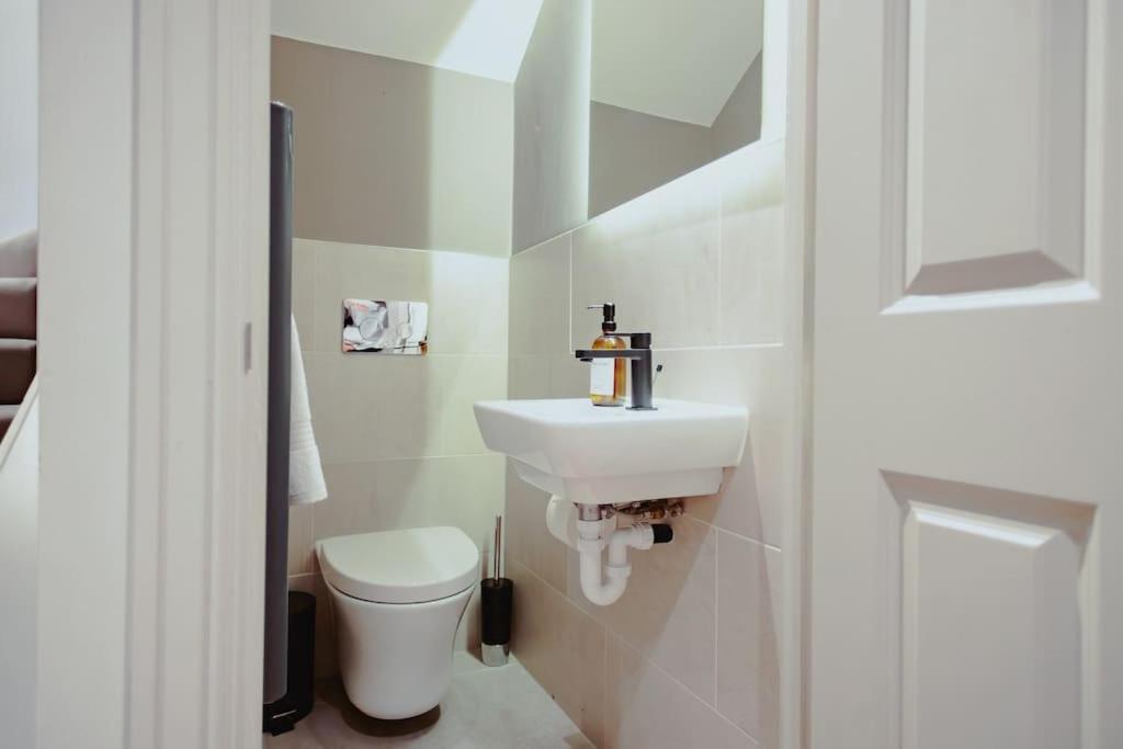 3-story Townhouse - Sleeps 8 Apartment Leeds (West Yorkshire)