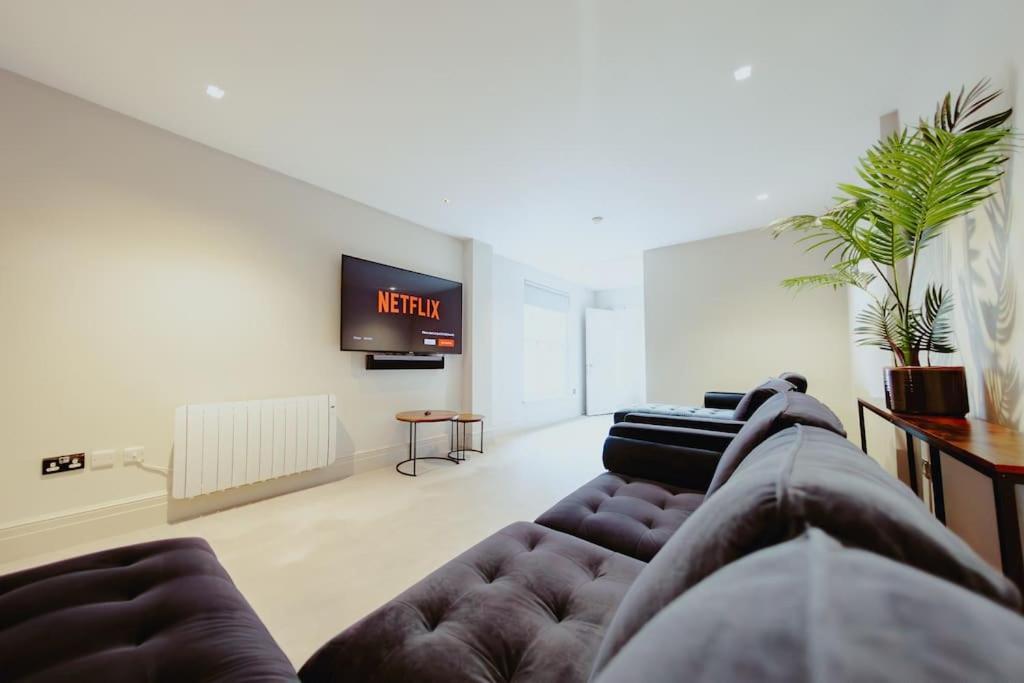 3-story Townhouse - Sleeps 8 * Leeds (West Yorkshire)