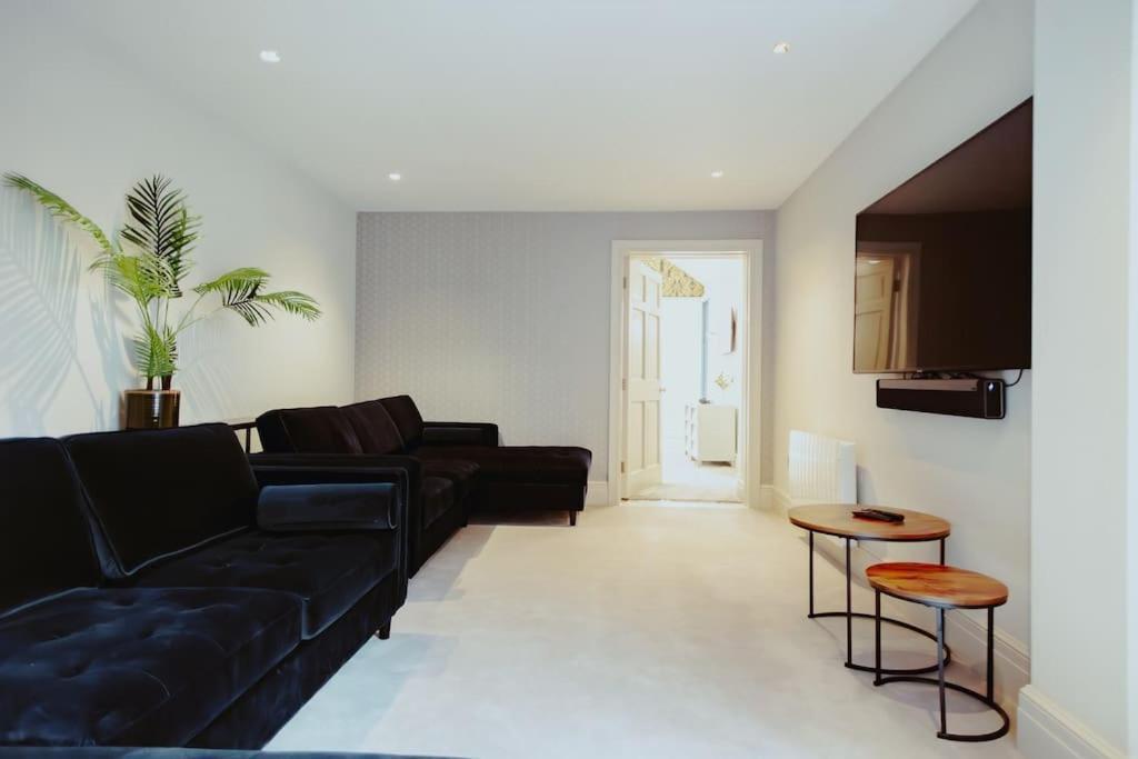 3-story Townhouse - Sleeps 8 * Leeds (West Yorkshire)