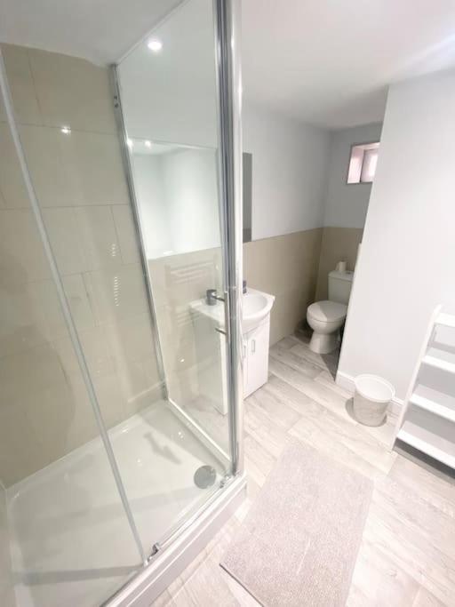 Lovely 4 Bedroom, 2 Bathroom House Near Centre Apartment Leeds (West Yorkshire)