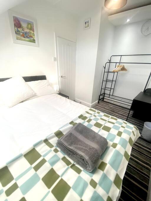 Lovely 4 Bedroom, 2 Bathroom House Near Centre Leeds (West Yorkshire)