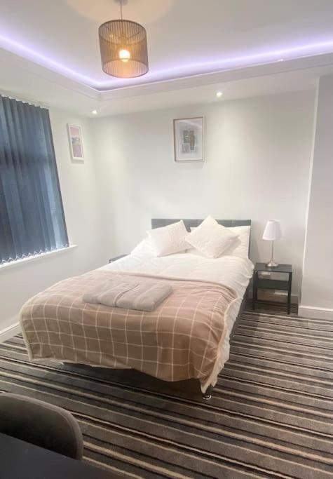 Apartment Lovely 4 Bedroom, 2 Bathroom House Near Centre Leeds (West Yorkshire)