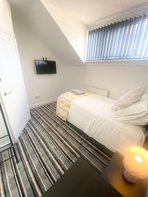 Lovely 4 Bedroom, 2 Bathroom House Near Centre Leeds (West Yorkshire)