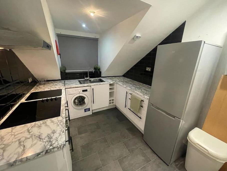 Old Listing Headingley Leeds * Leeds (West Yorkshire)