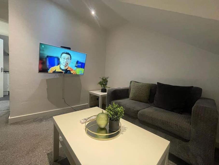 Old Listing Headingley Leeds * Leeds (West Yorkshire)