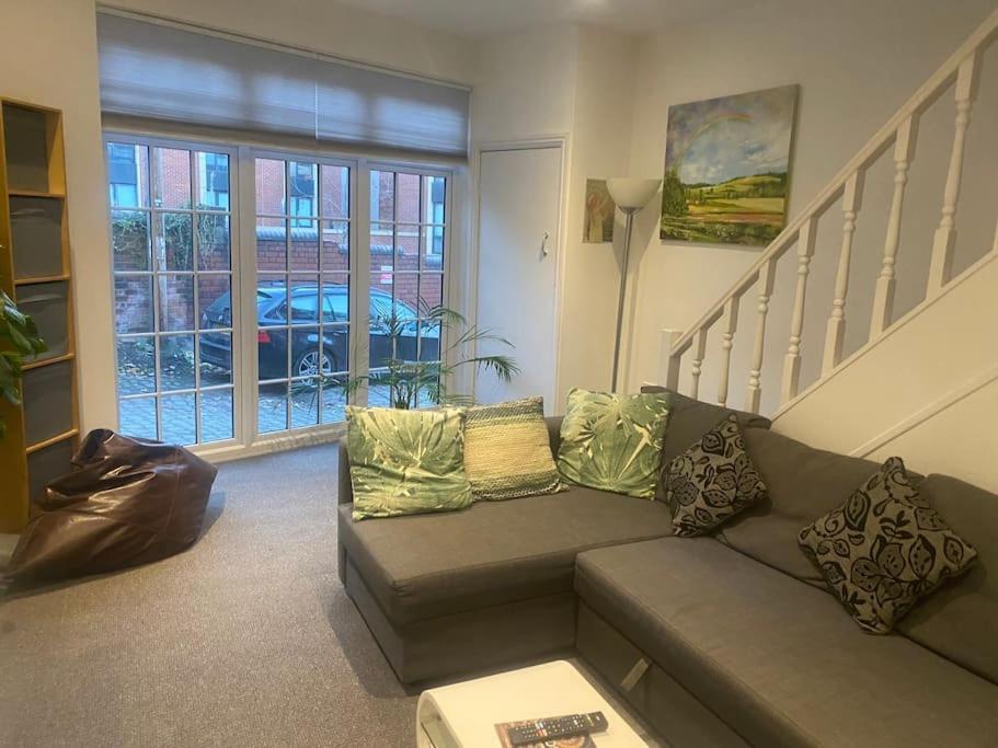 Charming Leeds Close To Lgi *