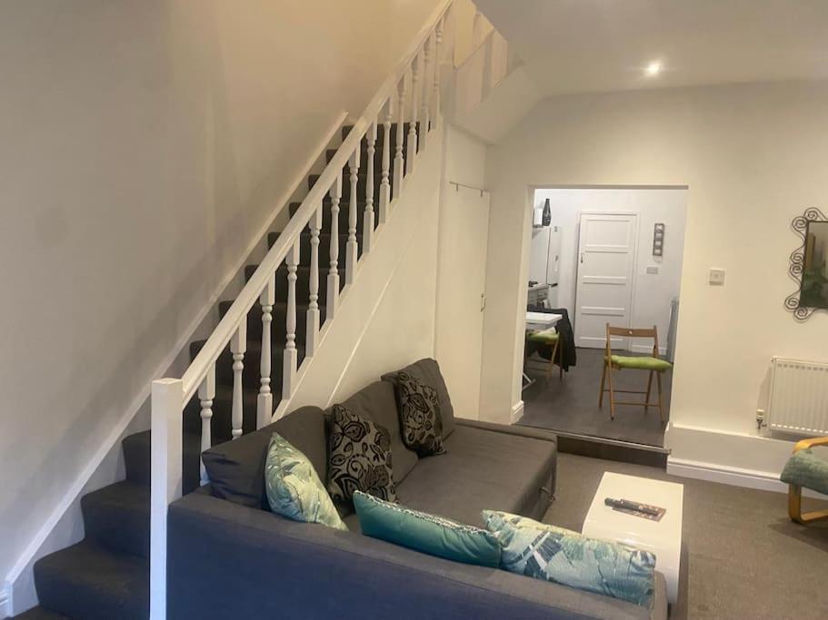 Charming Leeds Close To Lgi