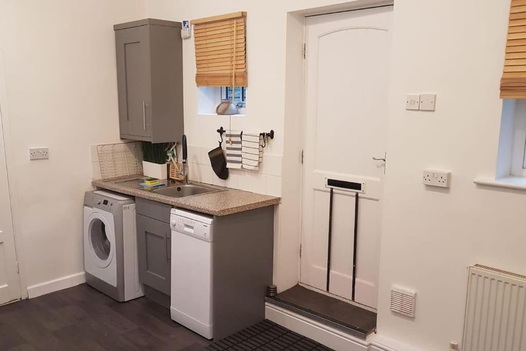Holiday home Charming Leeds Close To Lgi *