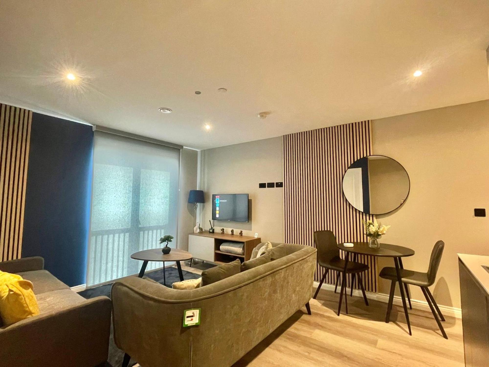 Pinetree Centre Of Leeds Apartment