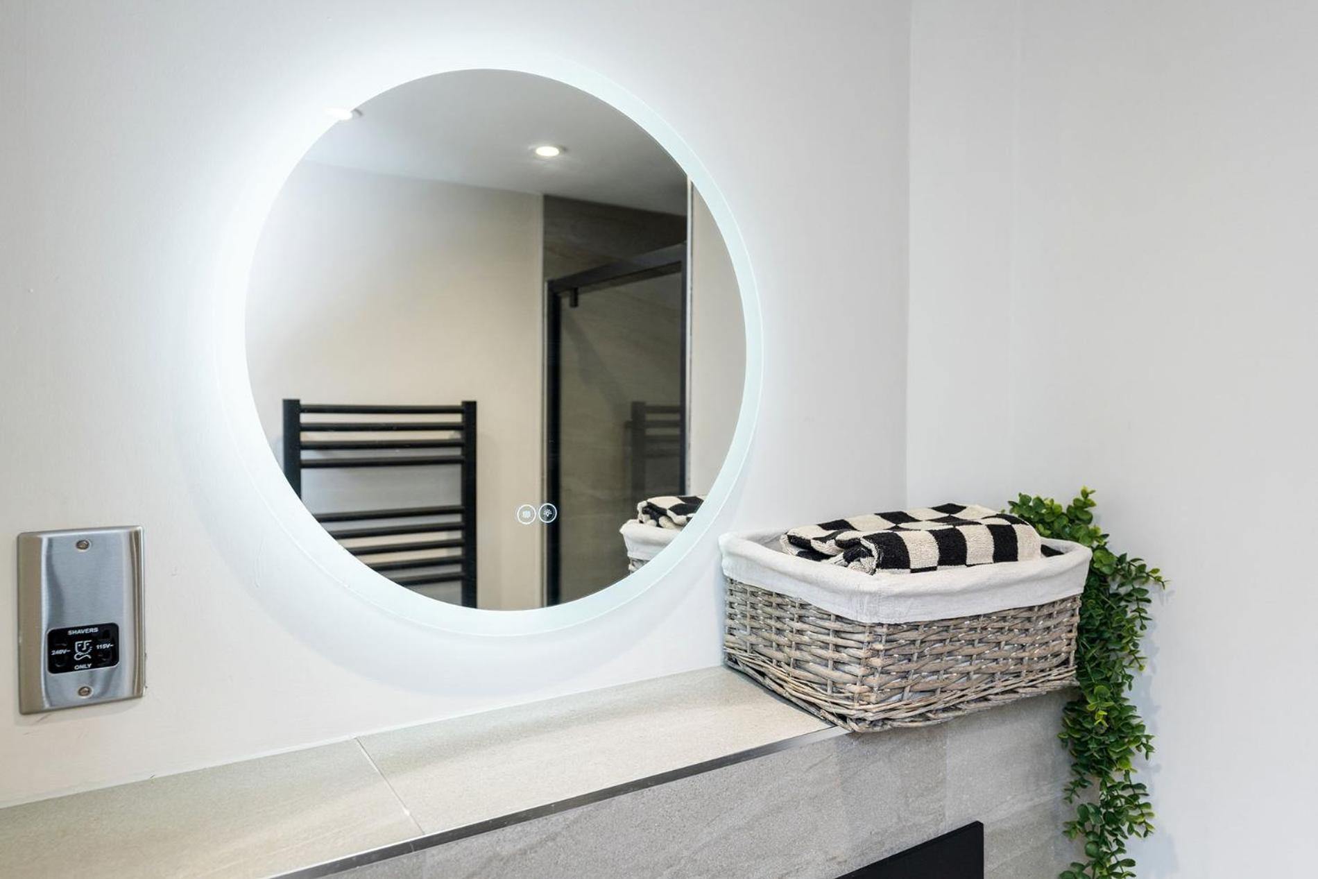 Apartment Luxury One Bedroom - Centre - Free Wifi Netflix *