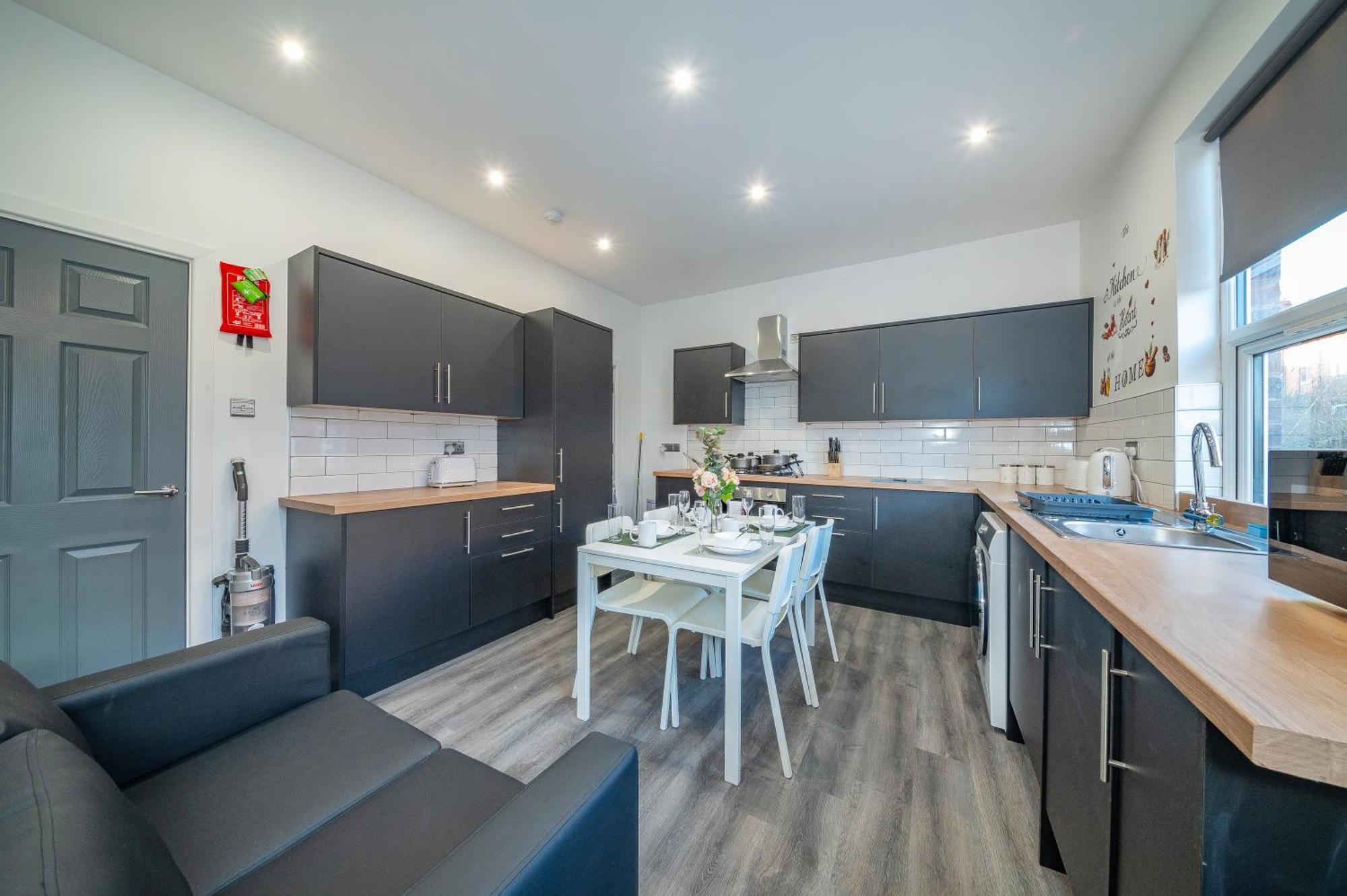 Homestay Raa12s For Your Relaxed And Cosy With Free Parking Leeds (West Yorkshire)