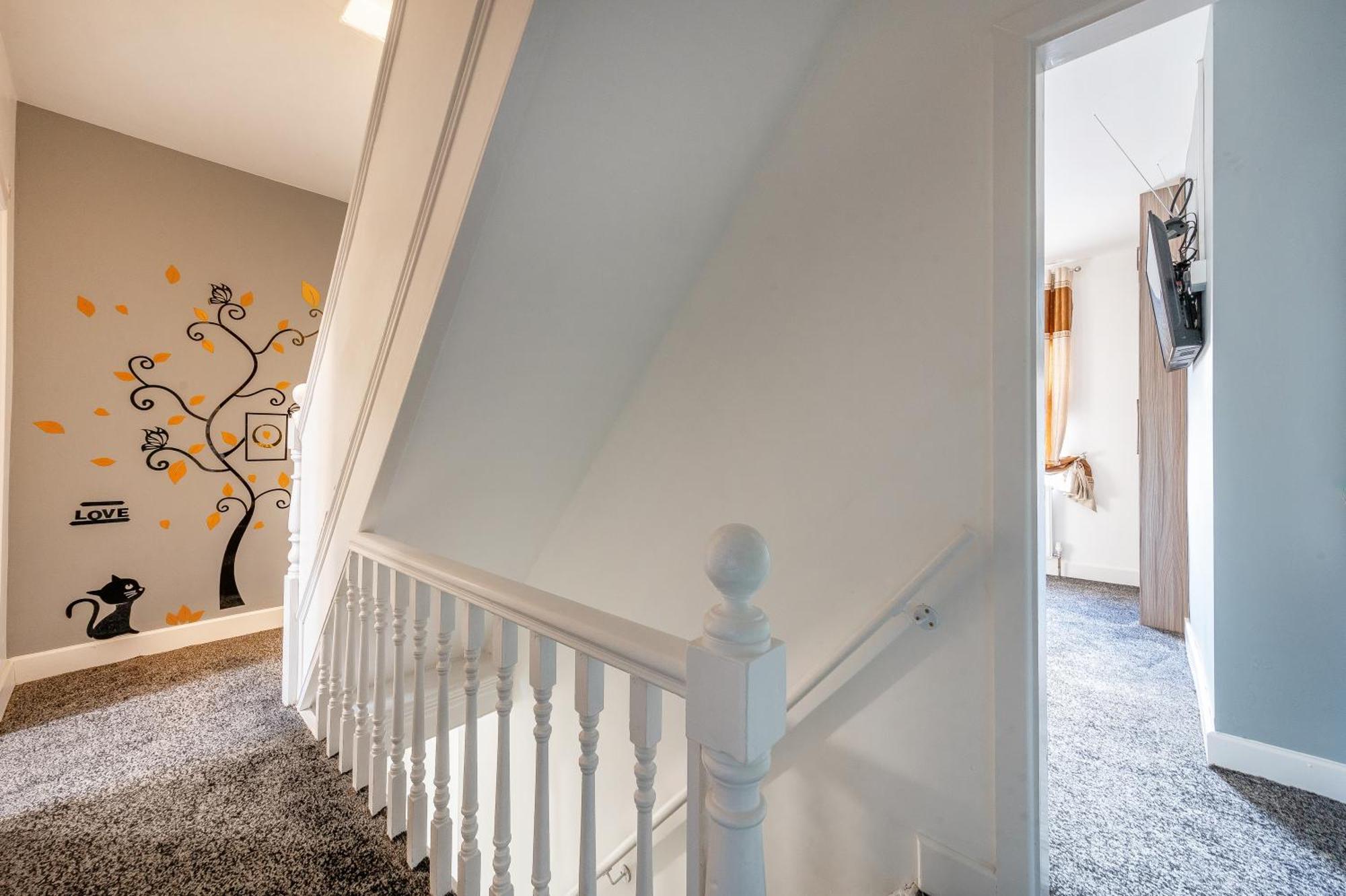 Raa12s For Your Relaxed And Cosy With Free Parking Homestay *