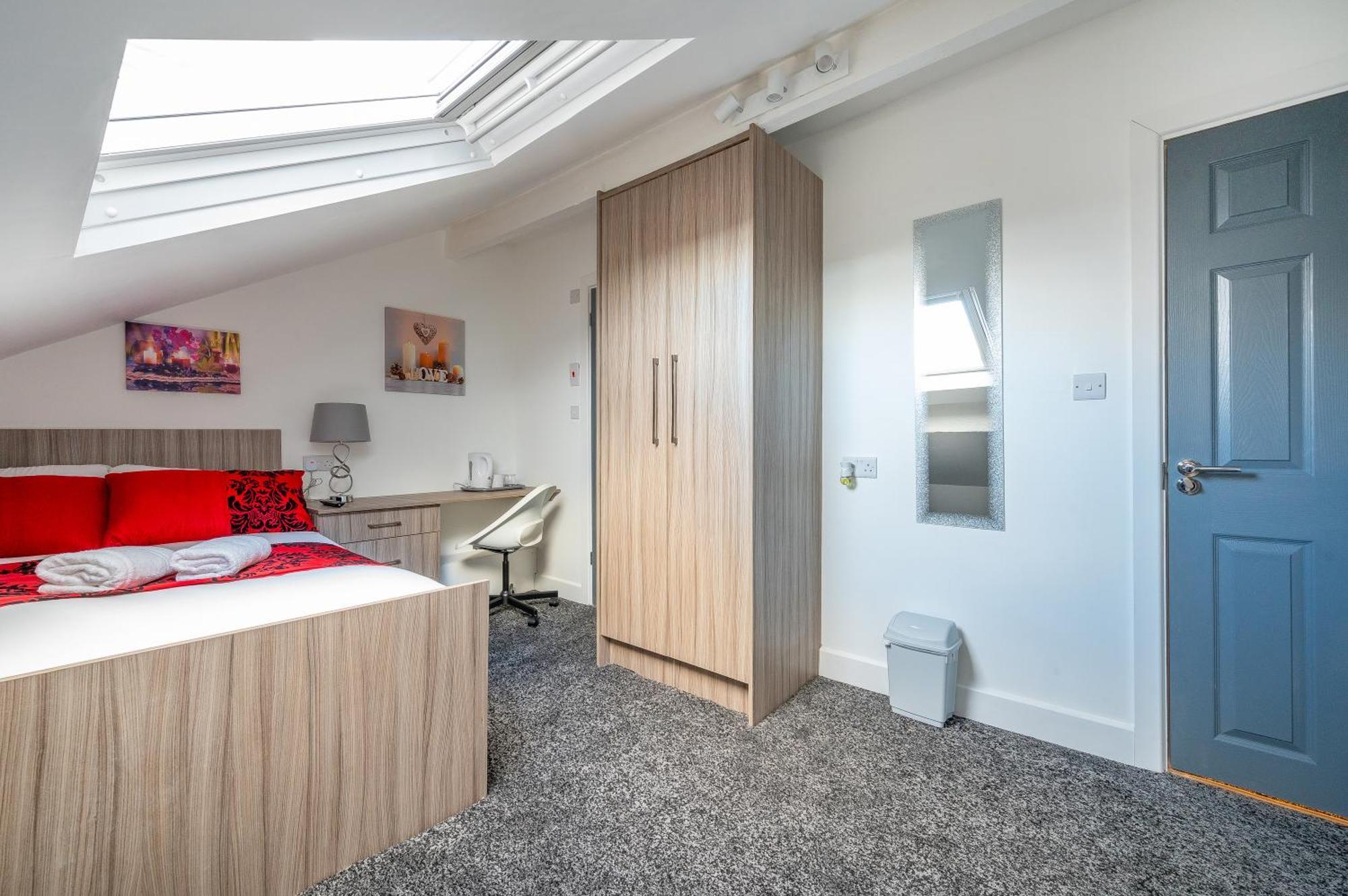 Raa12s For Your Relaxed And Cosy With Free Parking Homestay