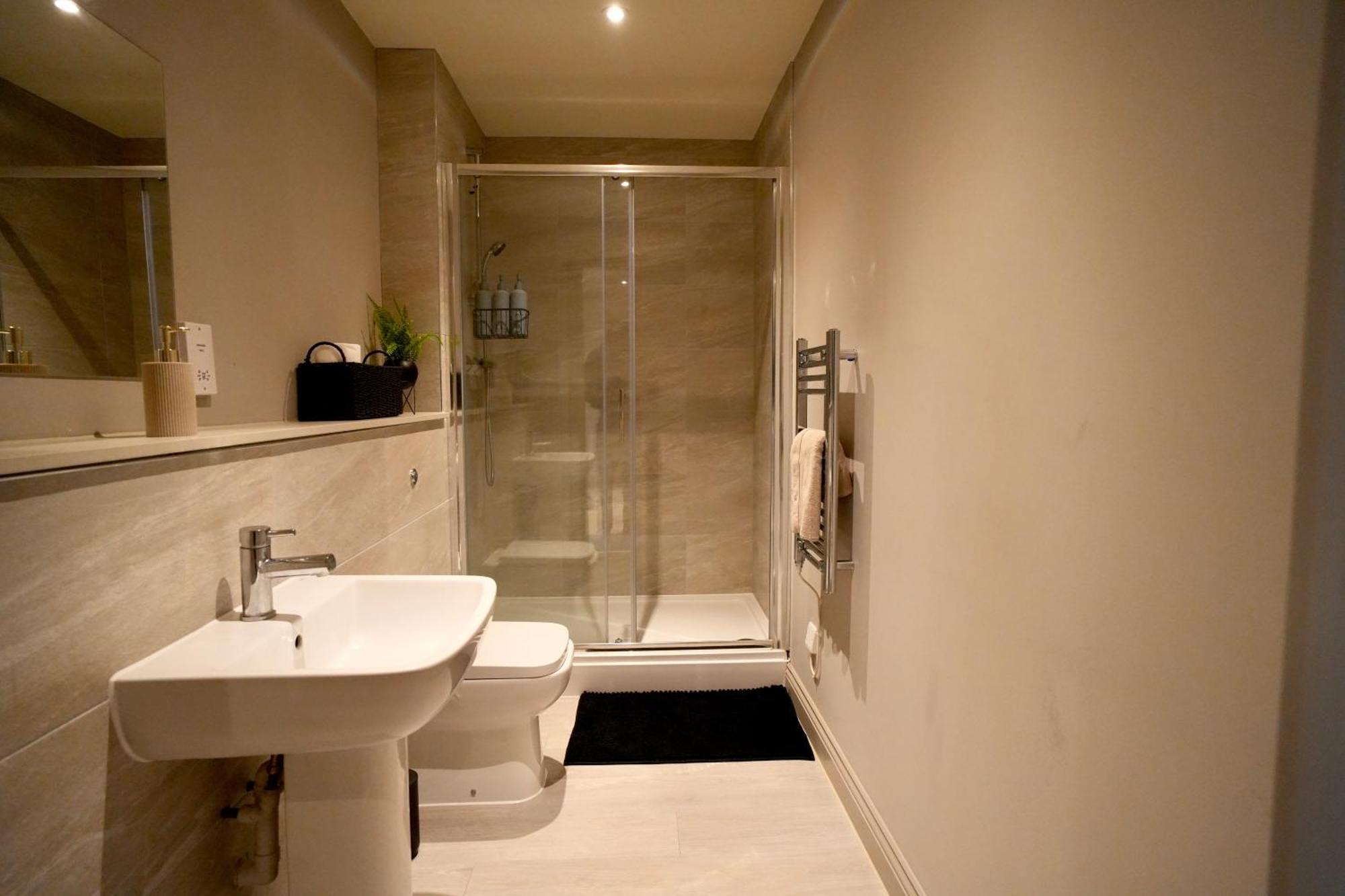 Spacious Leeds City Centre Apartment, Netflix,Fast Wifi,Coffee Machine *