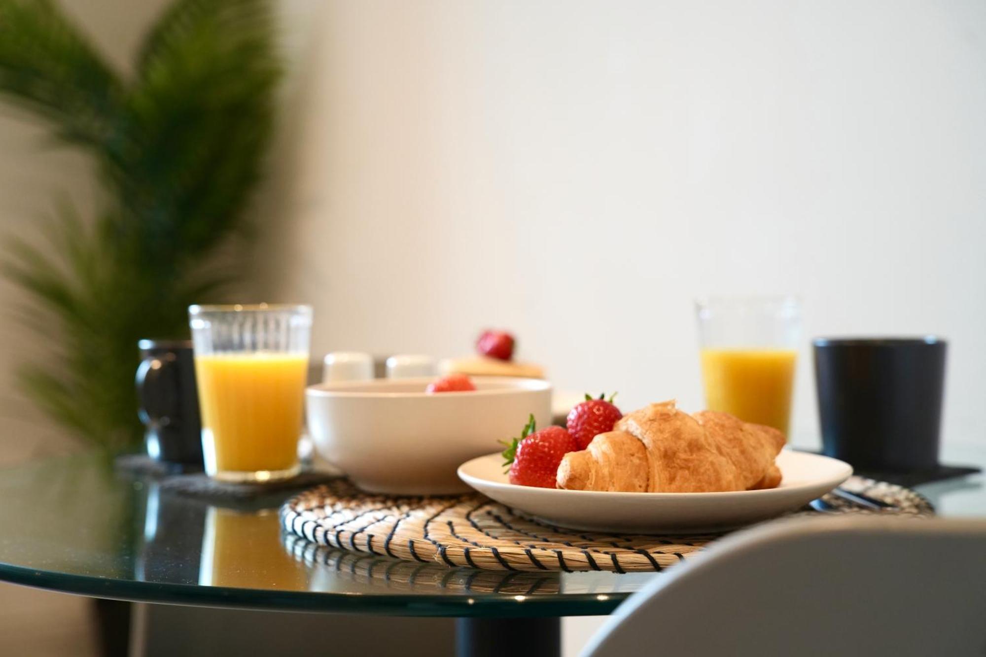 Apartment Spacious Leeds City Centre Apartment, Netflix,Fast Wifi,Coffee Machine *