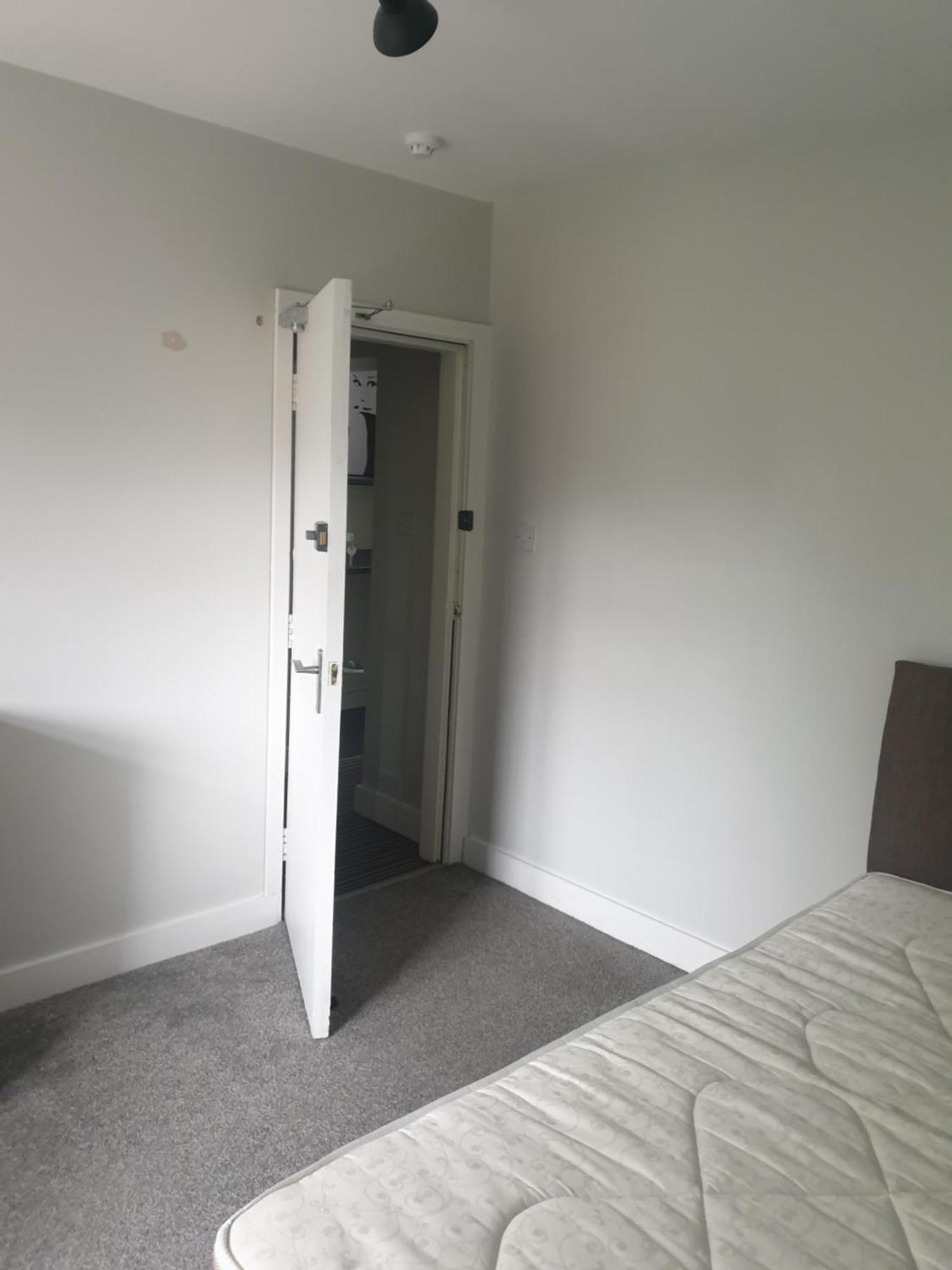 Guest house Mother-in-law Leeds *