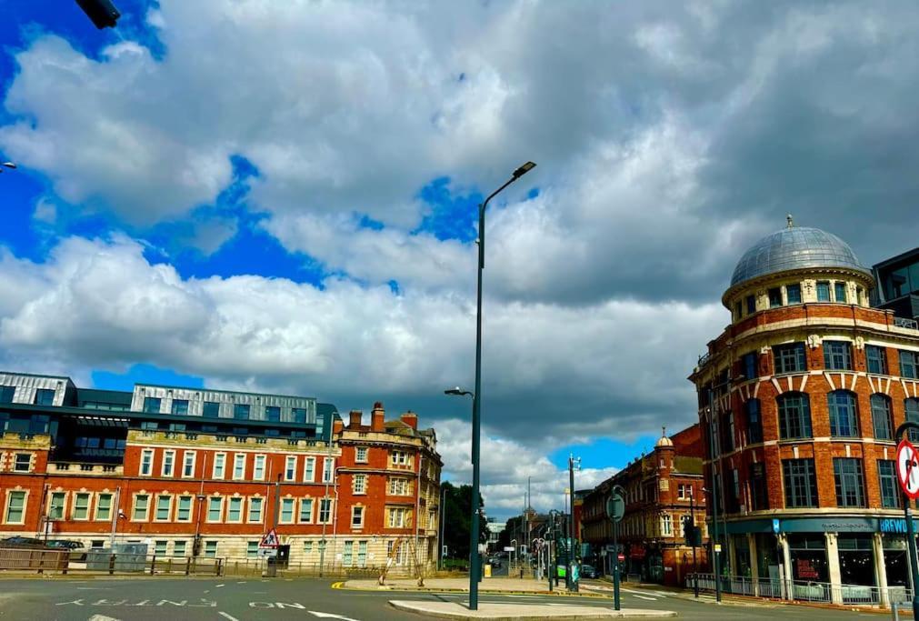 Harvey Nic's & Designer Quarter 18 Ch Apartment Leeds (West Yorkshire)