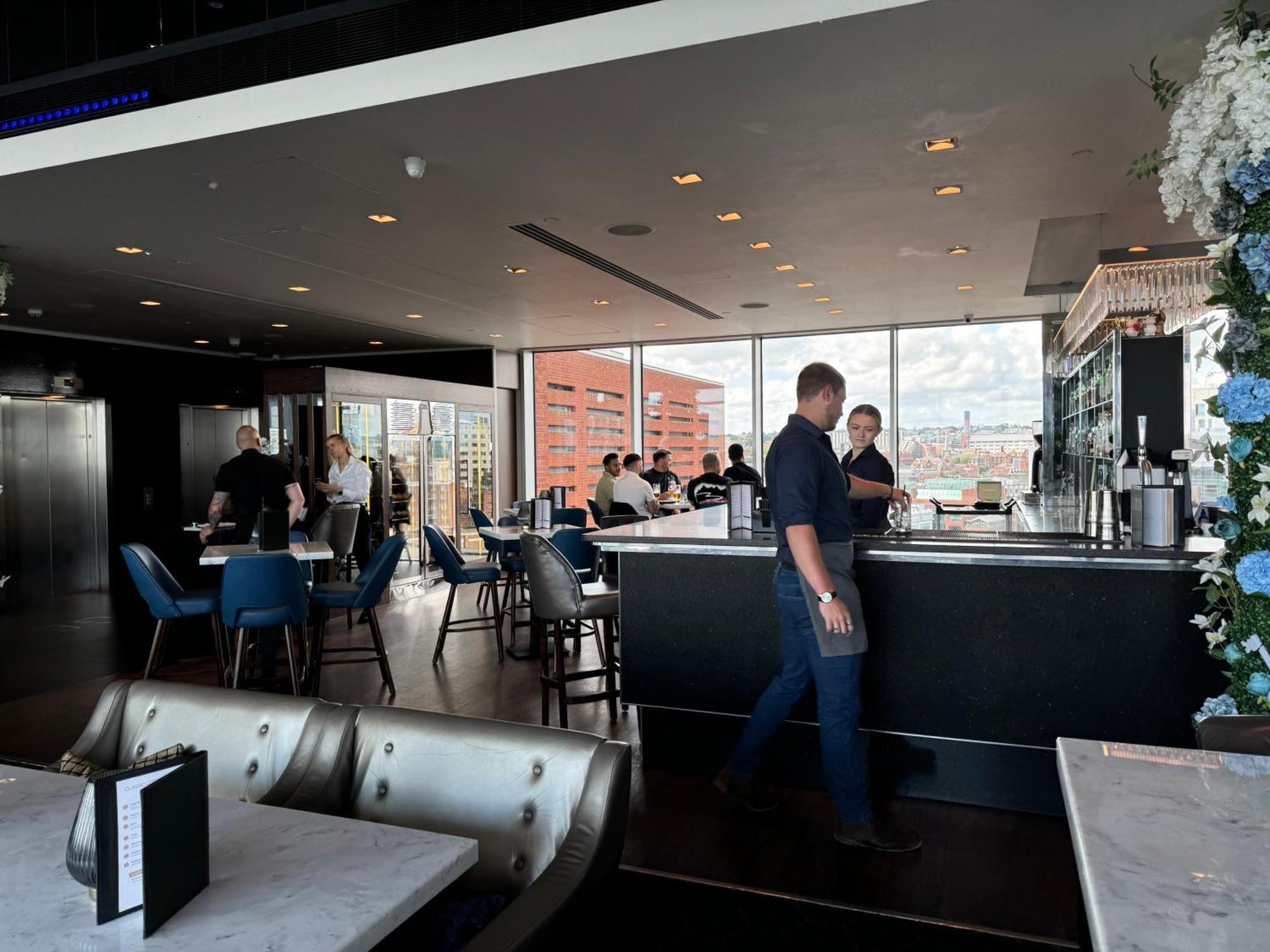 Harvey Nic's & Designer Quarter 18 Ch Apartment Leeds (West Yorkshire)