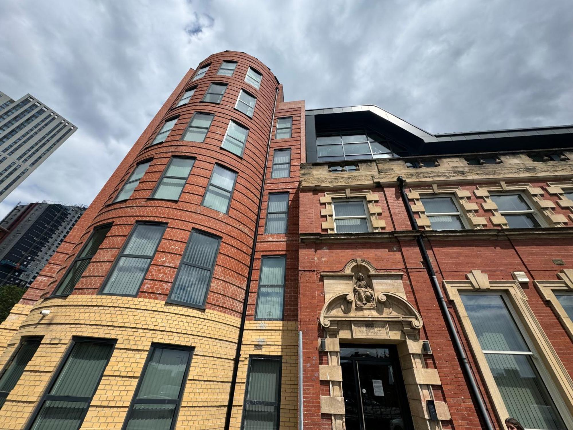 Harvey Nic's & Designer Quarter 18 Ch Leeds (West Yorkshire)