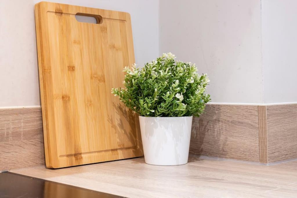 Harvey Nic's & Designer Quarter 18 Ch Apartment Leeds (West Yorkshire)