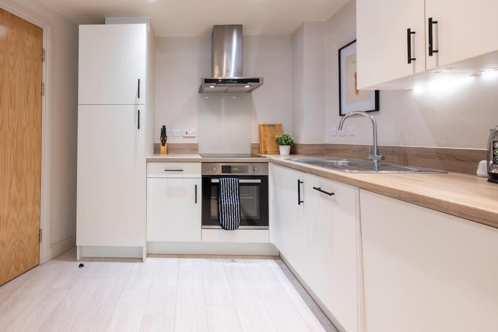 Harvey Nic's & Designer Quarter 18 Ch Apartment Leeds (West Yorkshire)