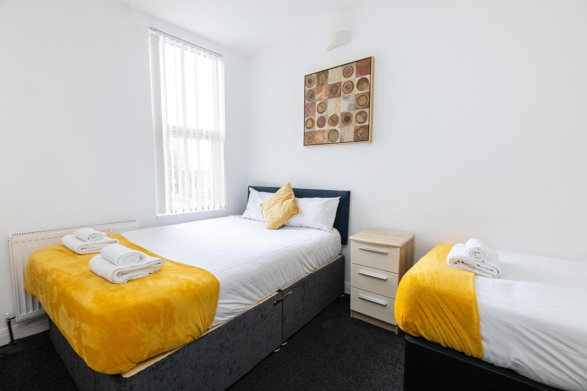 Spacious Close To City Centre With Free Secure Parking
