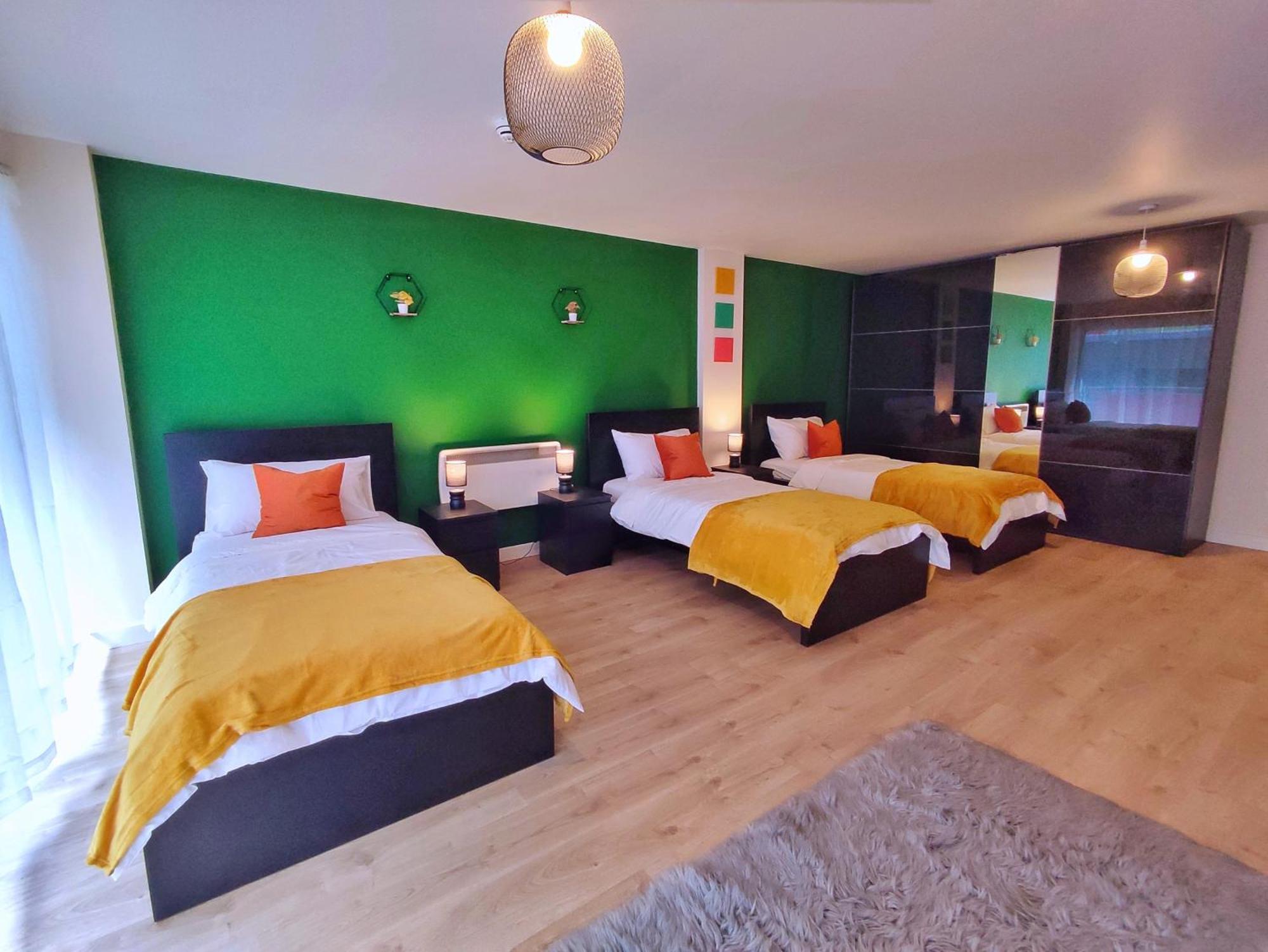 Apartment Duplex In Leeds With King Size Bed - Long Rates Available *