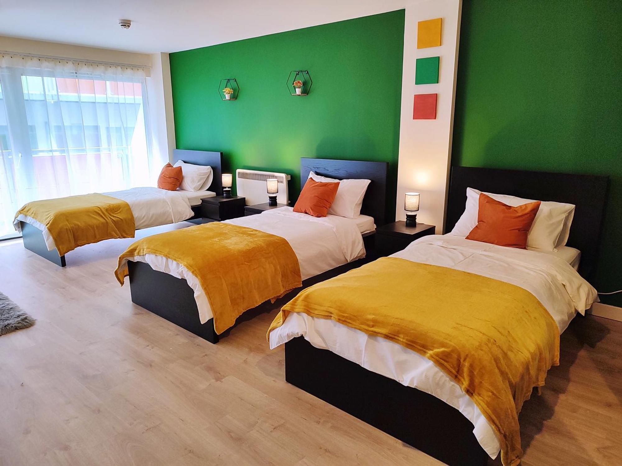 Apartment Duplex In Leeds With King Size Bed - Long Rates Available *
