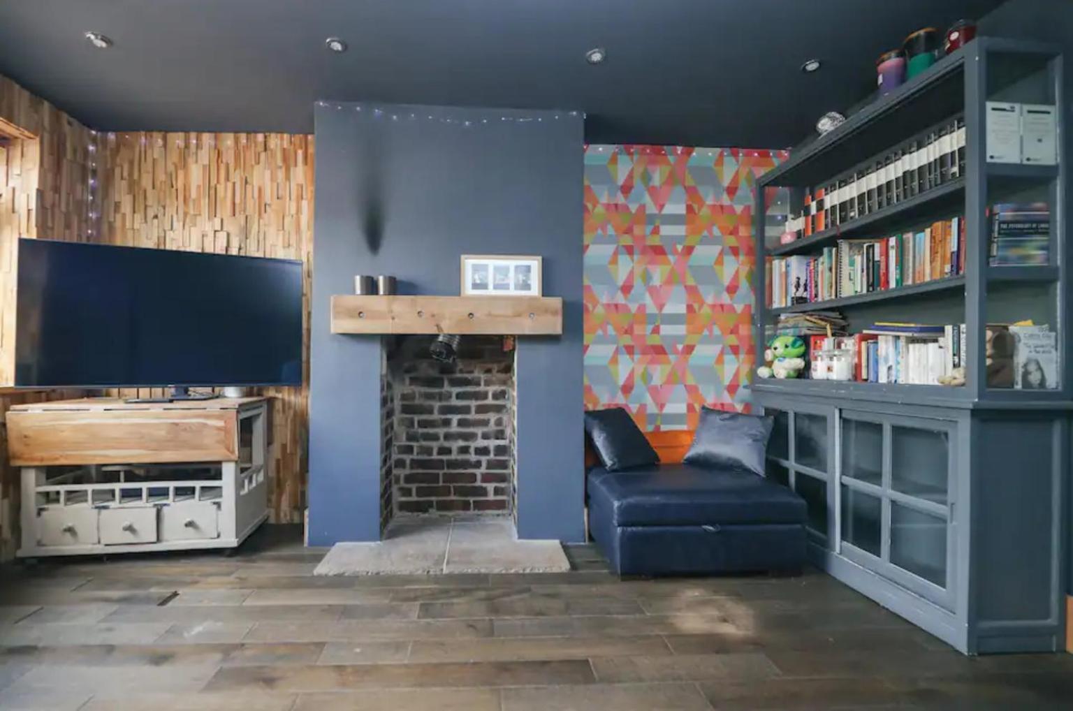 Franky's Place, In Roundhay, Leeds Leeds (West Yorkshire)