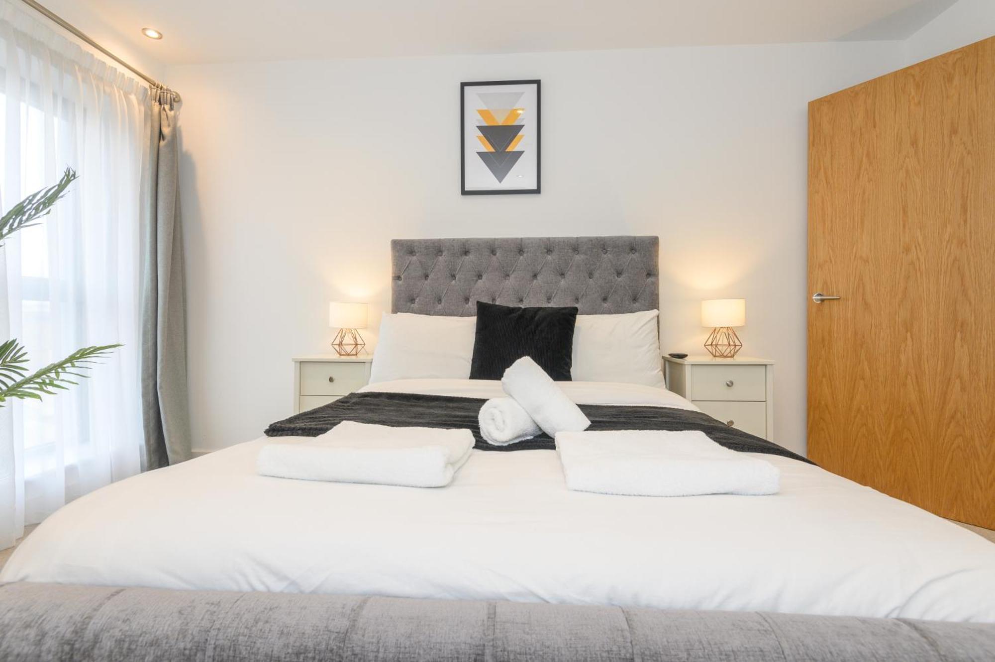 Apartment Luxury 3-bed, 3-bath Penthouse - Leeds Centre - Underground Parking *