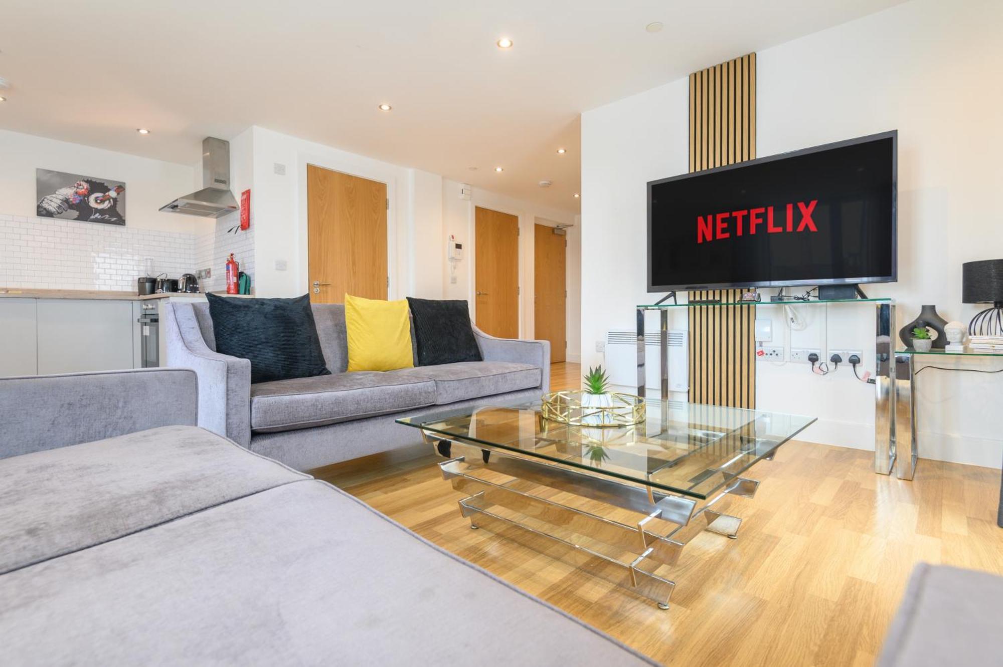 Luxury 3-bed, 3-bath Penthouse - Leeds Centre - Underground Parking Leeds (West Yorkshire)