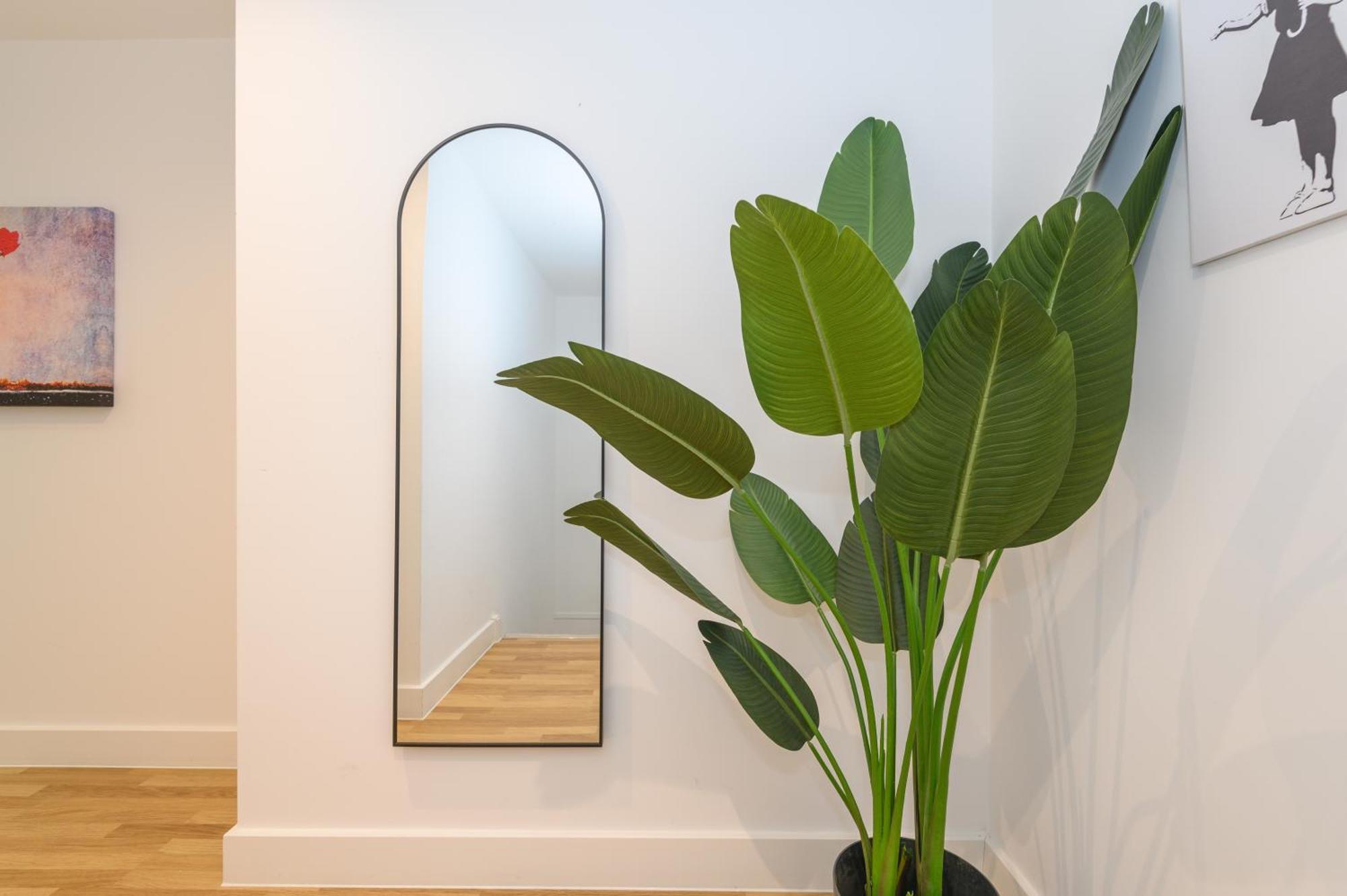 Luxury 3-bed, 3-bath Penthouse - Leeds Centre - Underground Parking Apartment