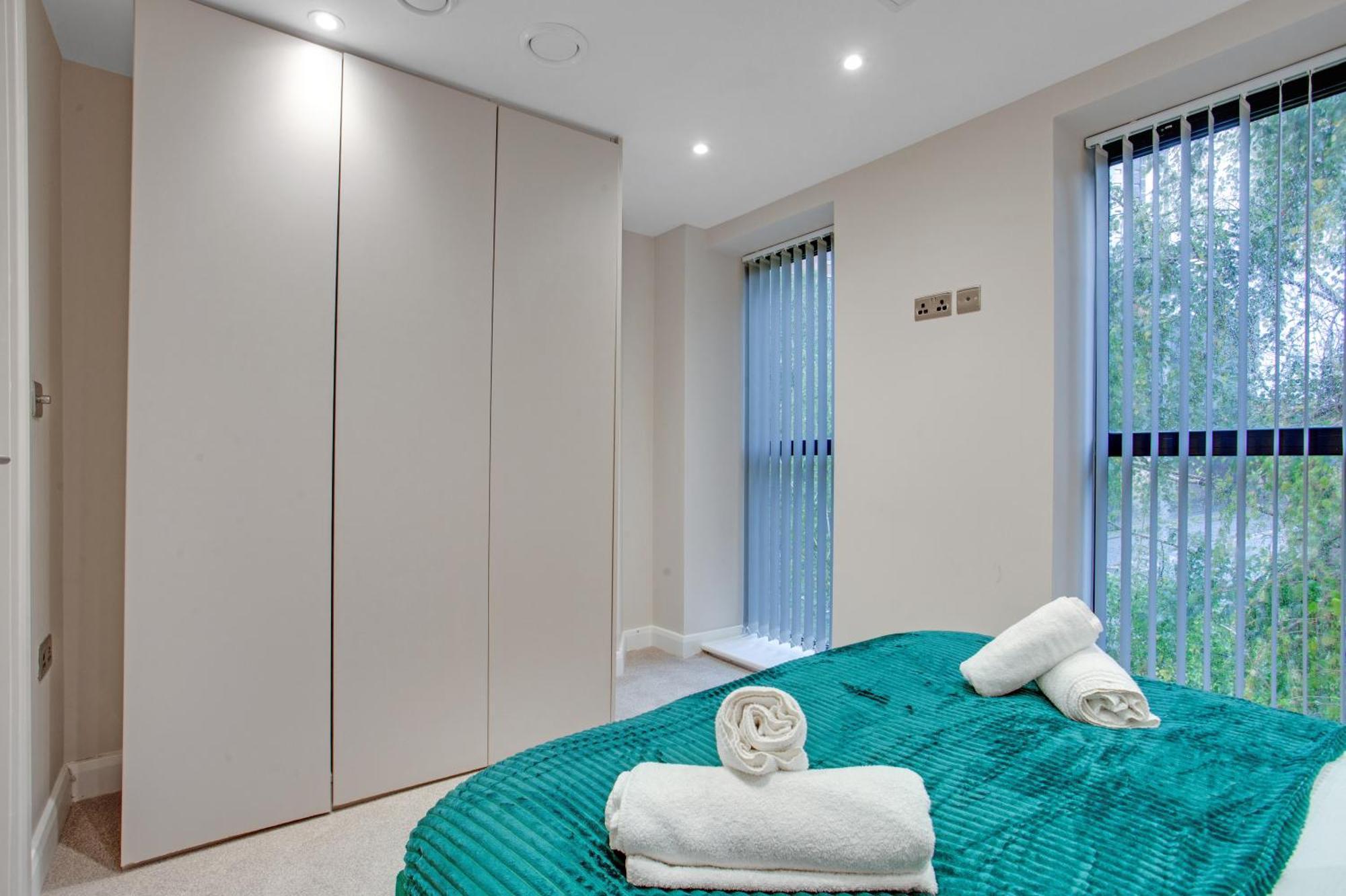 Modern Center Oasis With Lush Decor Ideal For Business Or Leisure Leeds (West Yorkshire)