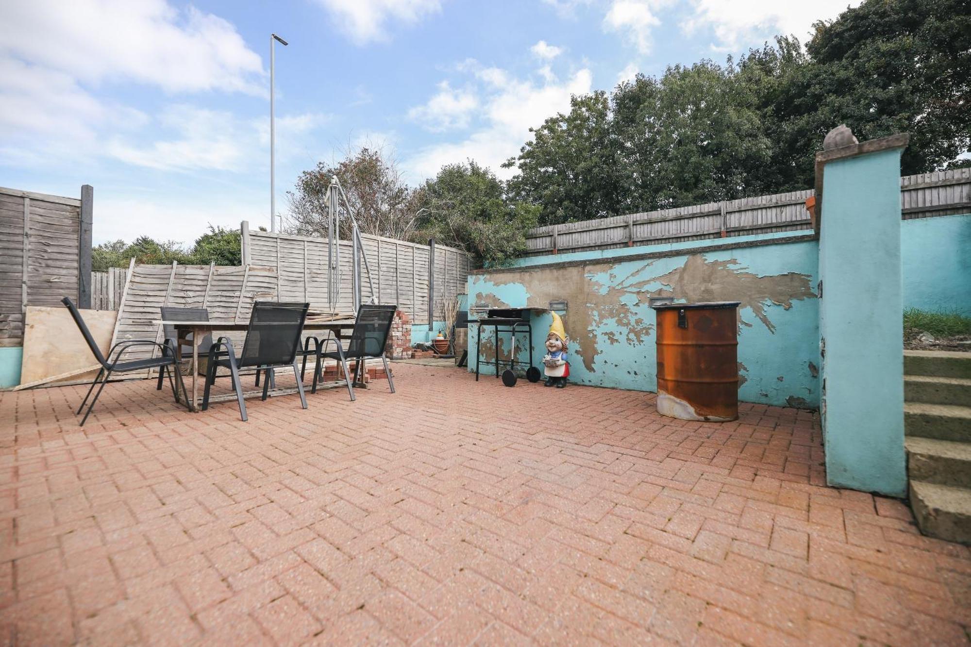 Franky's Place, In Roundhay, Leeds Leeds (West Yorkshire)